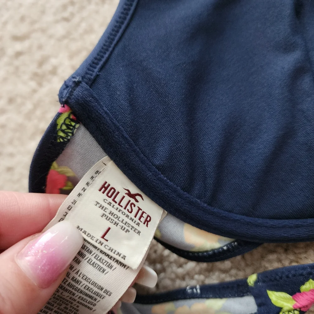 Hollister bathing suit - Picture 4 of 4